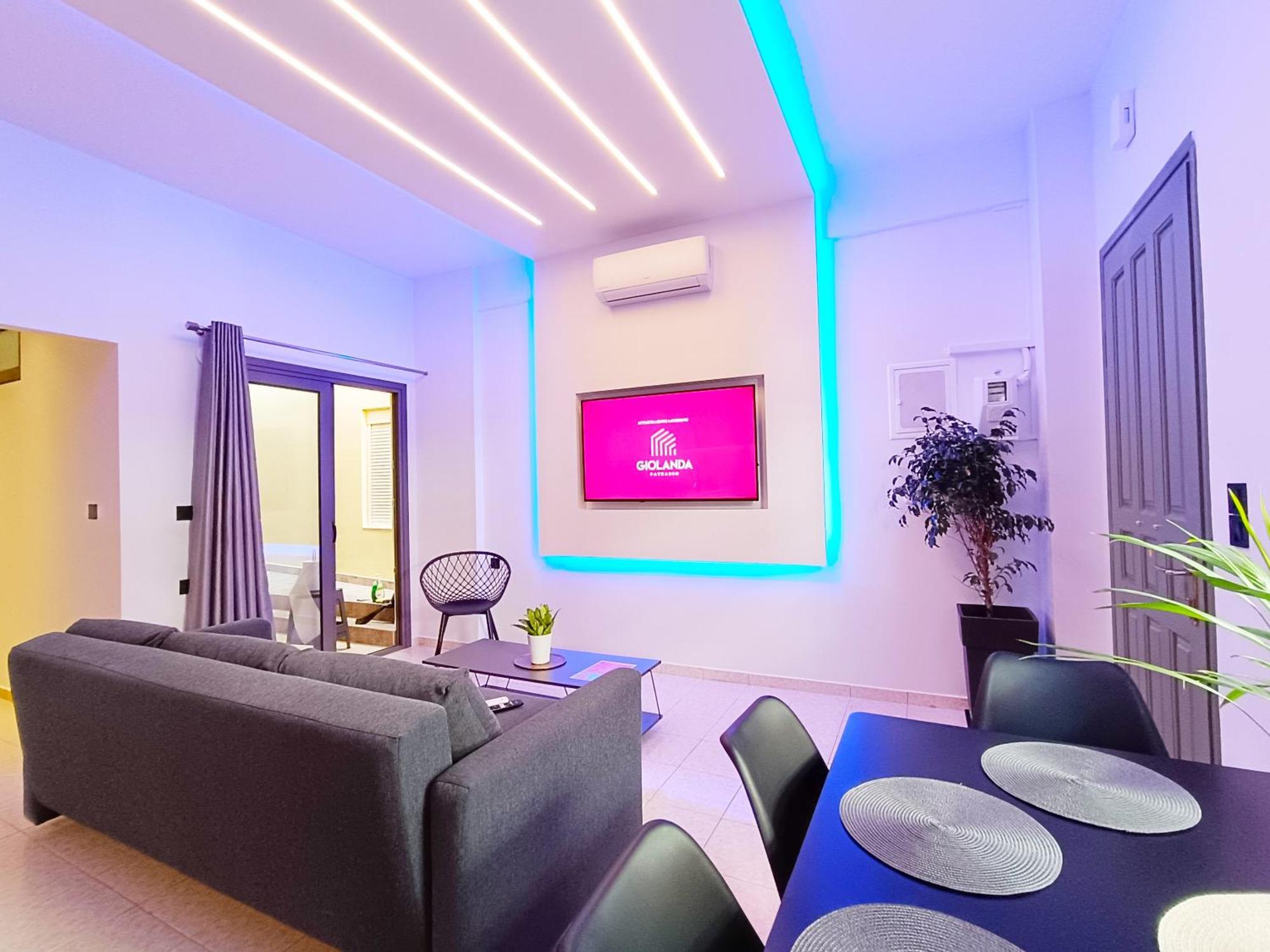 Giolanda Patrasso - Modern Apartment In The Center Of Patras Bagian luar foto